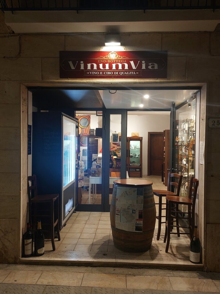 enoteca con vini toscani a Talamone